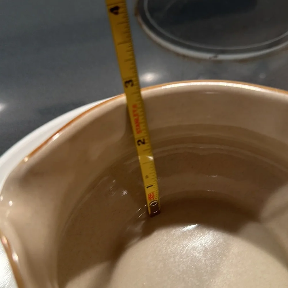 Gravy dish